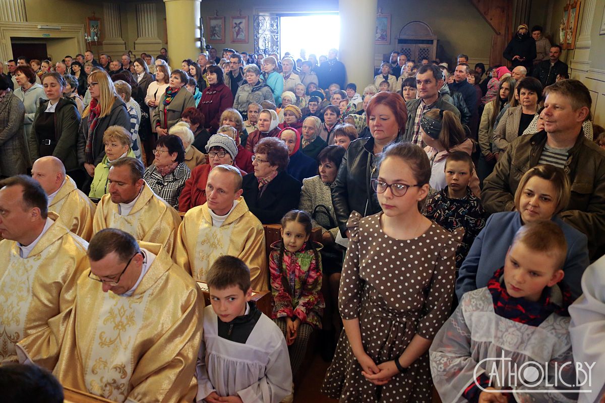 Catholic.by - Будавалі як свіран, а пасвяцілі касцёл. У Дзеркаўшчыне  адзначылі 200-гадовы юбілей парафіяльнай святыні