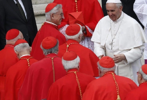 images/previews/news/2021/02/12883/p-2021-02-16-Pope-and-cardinals-12-May-2013-960x640.jpg