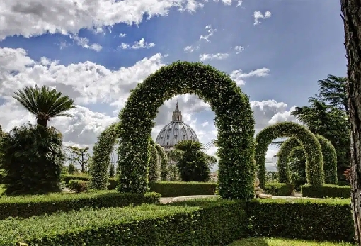 images/previews/news/2024/07/p-2024-07-16-vatican-gardens-tour.jpg
