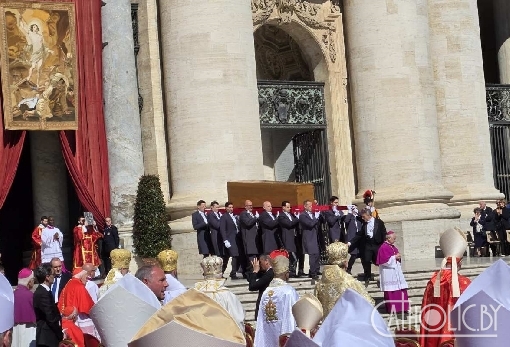 images/previews/news/2025/04/p-2025-04-26-Pope_Funeral_3_Archbishop-cb.jpg