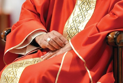 images/previews/news/2025/04/p-2025-04-30-Cardinals_prayer.jpg