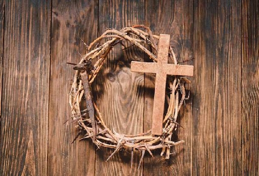 images/previews/news/2026/02/18861/p-2026-02-14-jesus-crown-thorns-nails-cross-wood-background-.jpg